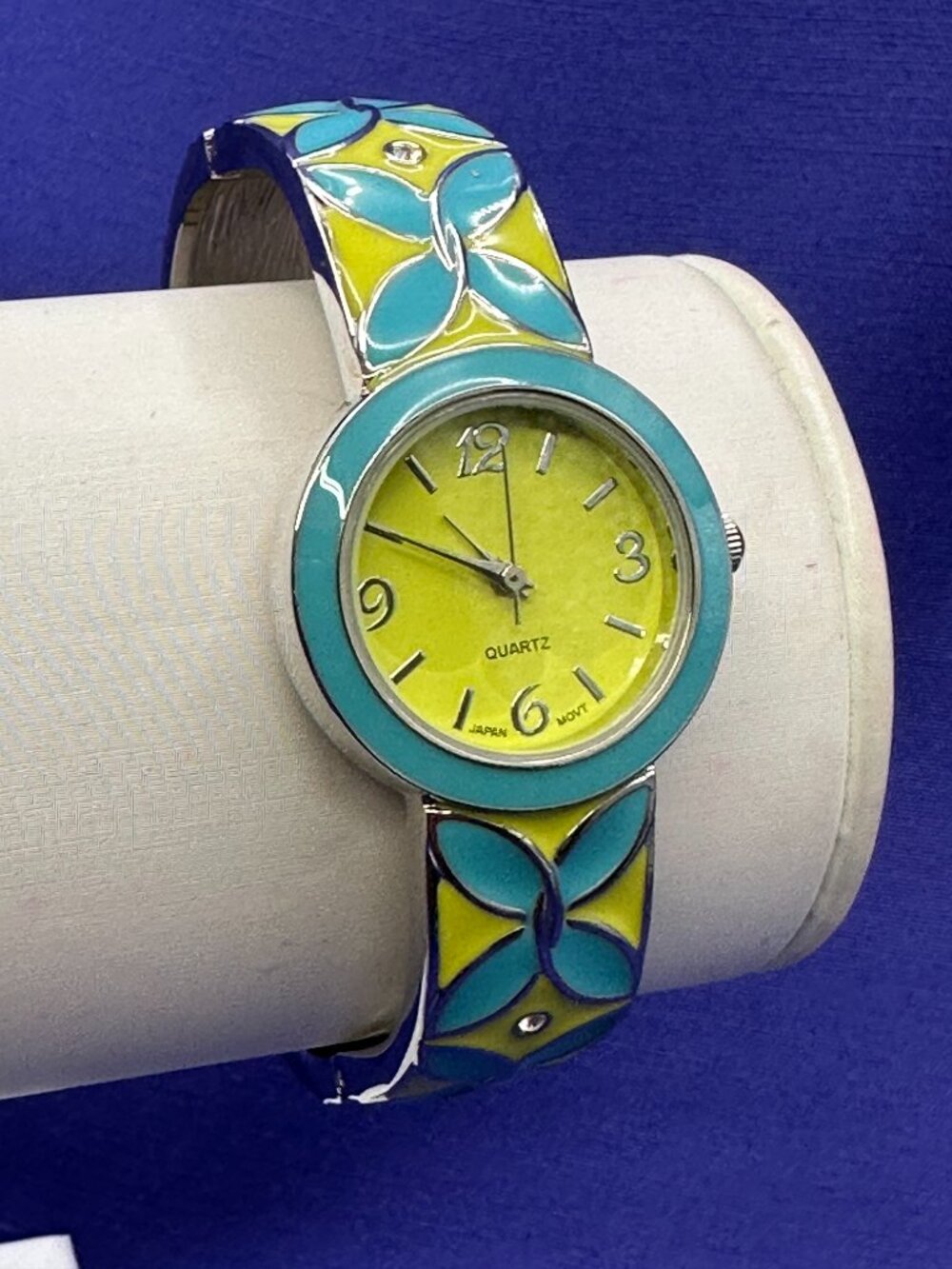 Turquoise Blue Floral Motif Fashion Quartz Watch.  Fresh Battery